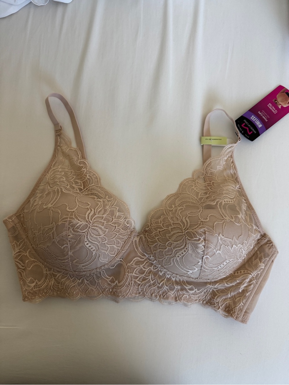 Maidenform Wireless Foam Cups Lace Bra in Nude NWT